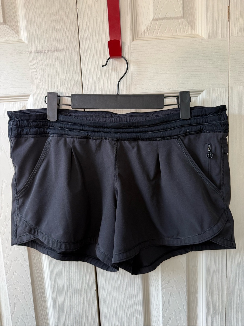 Lululemon Black Running Shorts Side Zip Pocket Womens Size 8